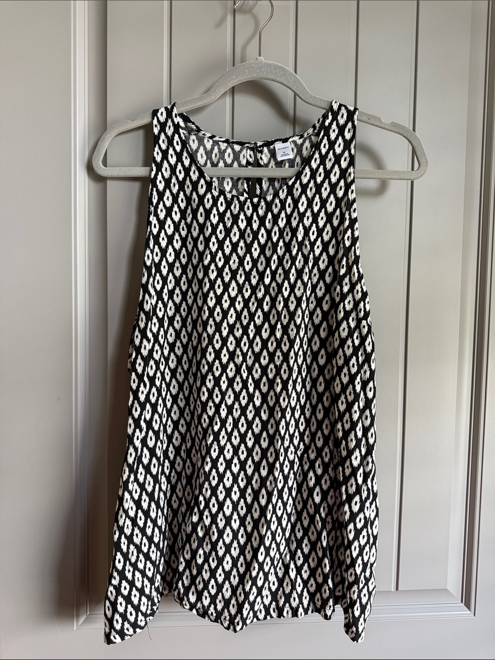 Old Navy Black and White Geometric Tank Top